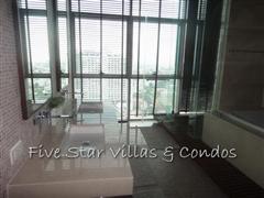 Condominium for sale on Pattaya Beach at Northshore showing a bathroom