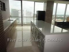 Condominium for rent on Pattaya Beach at Northshore showing the bar area