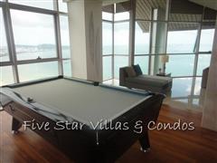 Condominium for rent on Pattaya Beach at Northshore showing an entertaining area