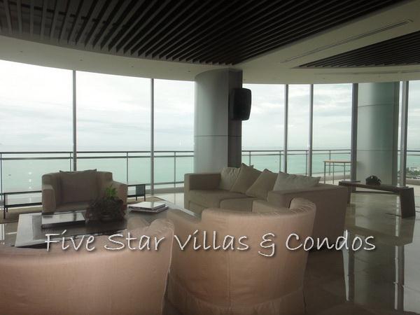 Condominium for rent on Pattaya Beach at Northshore showing large sitting areas