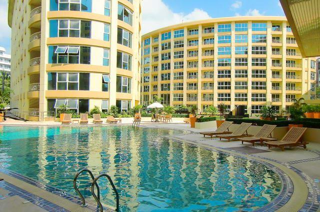 Condominium for sale Central Pattaya showing the communal pool and buildings Condominium for sale Central Pattaya showing the communal pool and buildings