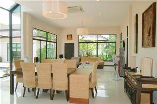 house for sale east pattaya showing the dining and living areas 