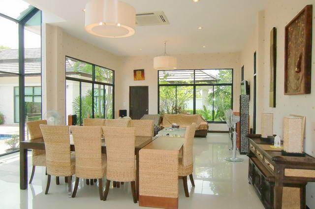 house for sale east pattaya showing the dining and living areas house for sale east pattaya showing the dining and living areas
