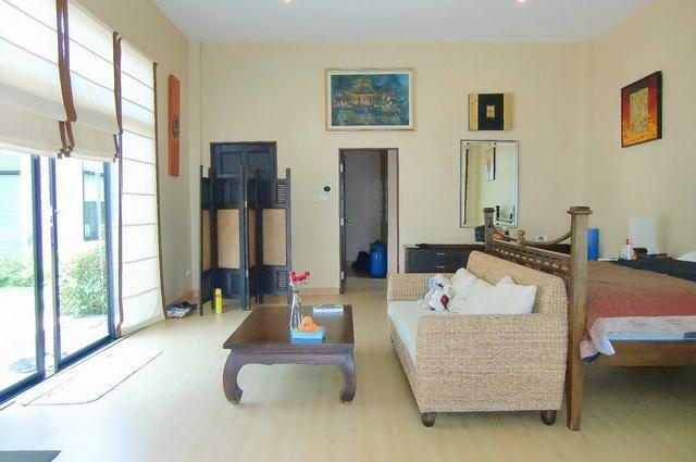 house for sale east pattaya showing the master bedroom and furniture