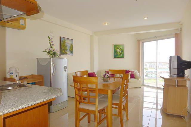 condominium for sale jomtien showing the dining and living areas condominium for sale jomtien showing the dining and living areas