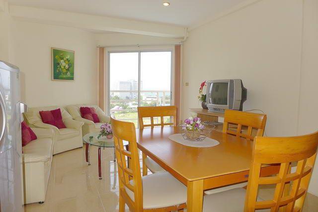 condominium for sale jomtien showing the dining ,living and balcony condominium for sale jomtien showing the dining ,living and balcony