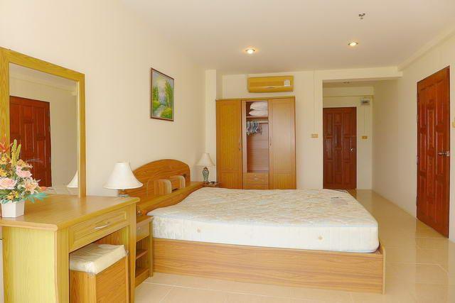 Condominium for sale Jomtien showing the bedroom suite Condominium for sale Jomtien showing the bedroom suite