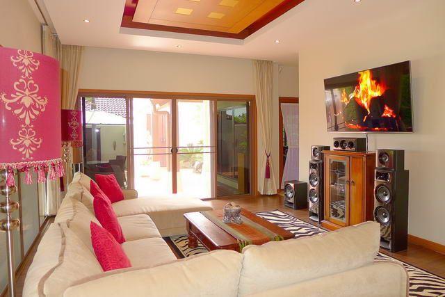 House for sale Huay Yai Pattay a showing the TV room