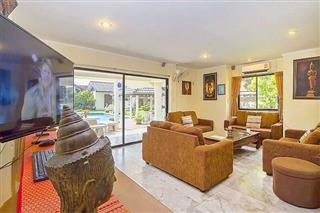 House for Sale South Pattaya showing the living area 