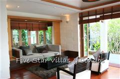 House for sale Wong Amat beachfront showing the living area