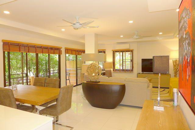 Condominium for Sale Jomtien Pattaya showing the dining and living areas Condominium for Sale Jomtien Pattaya showing the dining and living areas
