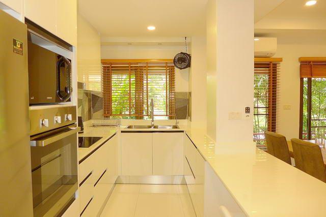 Condominium for sale Jomtien Pattaya showing the kitchen Condominium for sale Jomtien Pattaya showing the kitchen