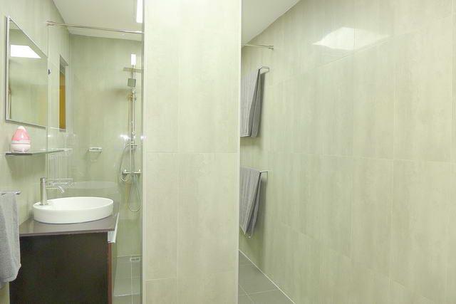 Condominium for Sale Jomtien Pattaya showing the bathroom 