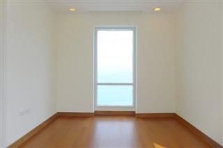 Condominium for sale Wong Amat Pattaya showing the second bedroom 