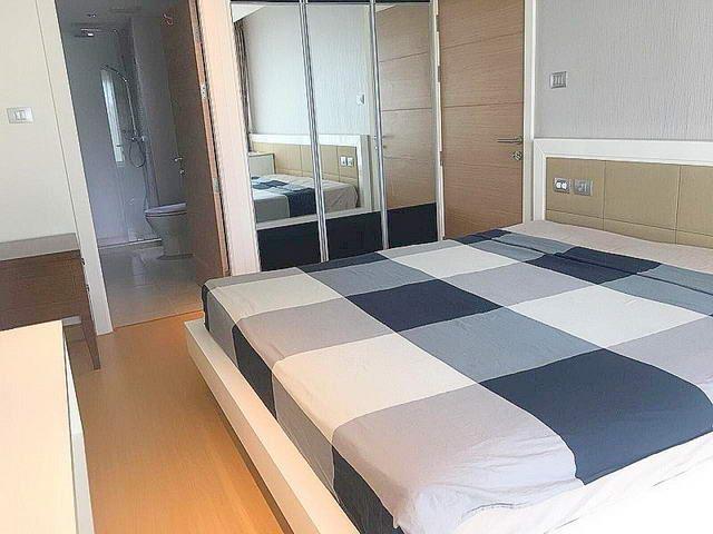 Condominium for sale Pratumnak Hill Pattaya showing the bedroom and bathroom Condominium for sale Pratumnak Hill Pattaya showing the bedroom and bathroom