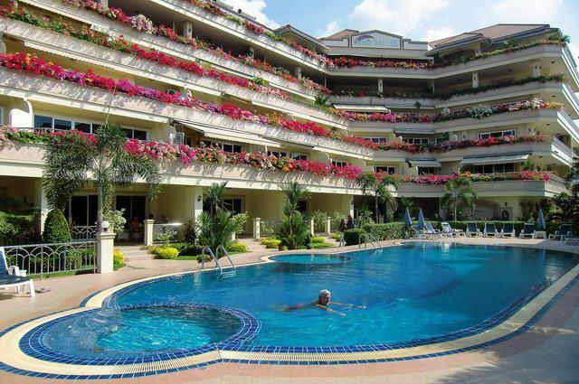 Condominium for sale on Pratumnak showing the pool and condo Condominium for sale on Pratumnak showing the pool and condo