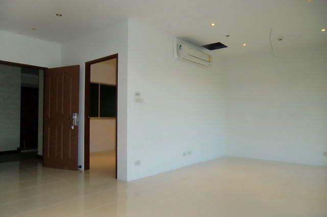 Condominium for sale on Pratumnak showing the large area Condominium for sale on Pratumnak showing the large area