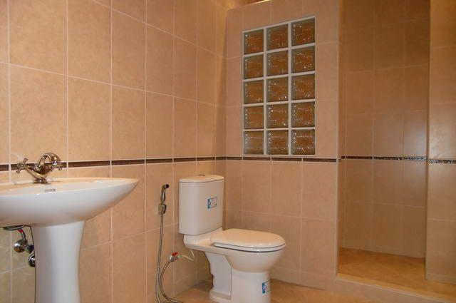 Condominium for sale on Pratumnak showing the bathroom Condominium for sale on Pratumnak showing the bathroom