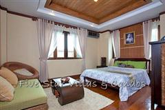 House for sale in Jomtien showing the master bedroom