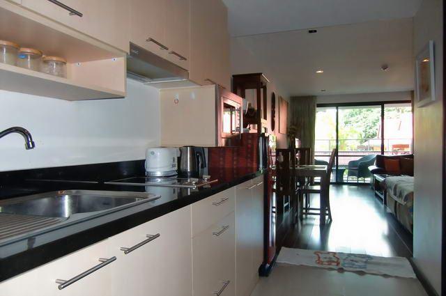Condominium for sale in Pattaya showing the kitchen Condominium for sale in Pattaya showing the kitchen