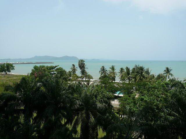 Condominium for sale at Na Jomtien Ban Amphur showing the balcony view
