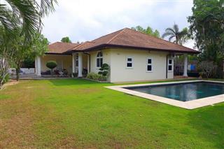 House for sale East Pattaya - House -  - Lake Mabprachan
