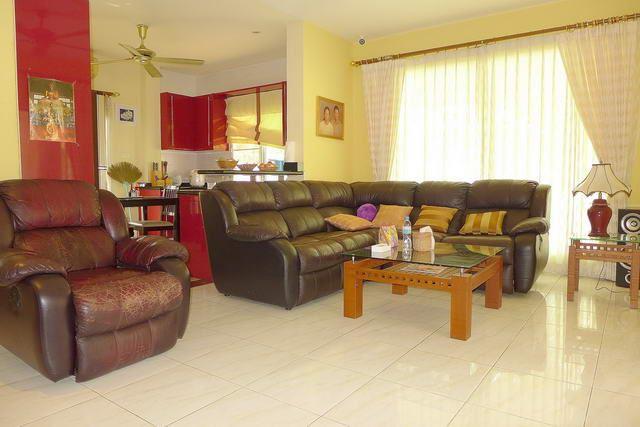 House for sale East Pattaya showing the open plan concept House for sale East Pattaya showing the open plan concept
