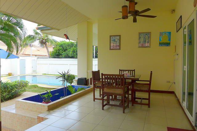 House for sale East Pattaya showing the covered terrace