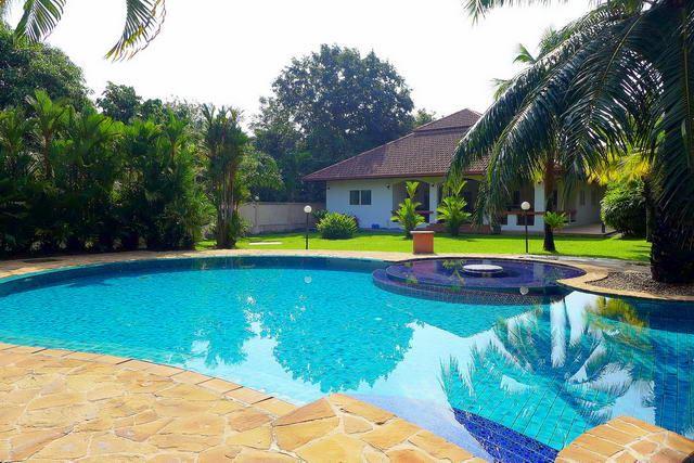 House for sale East Pattaya showing the pool