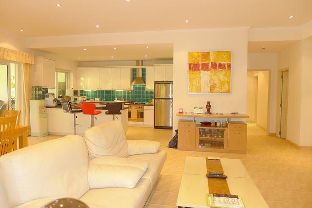 House for sale East Pattaya showing the open plan concept House for sale East Pattaya showing the open plan concept