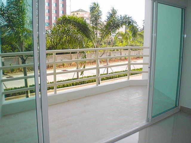 Commercial unit for sale Jomtien Beach showing the large balcony Commercial unit for sale Jomtien Beach showing the large balcony