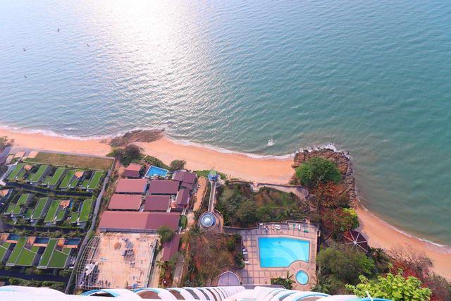 Condominium for sale Ban Amphur showing the front facing view Condominium for sale Ban Amphur showing the front facing view