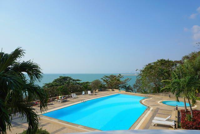 Condominium for sale Ban Amphur showing the communal pool Condominium for sale Ban Amphur showing the communal pool