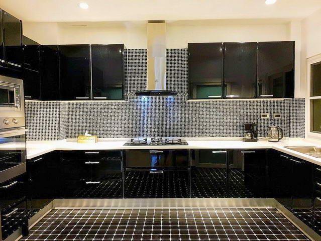 House for sale Jomtien showing the kitchen House for sale Jomtien showing the kitchen