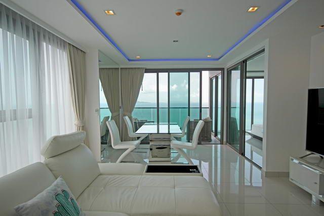 Condominium for sale Wong Amat showing the open plan concept Condominium for sale Wong Amat showing the open plan concept