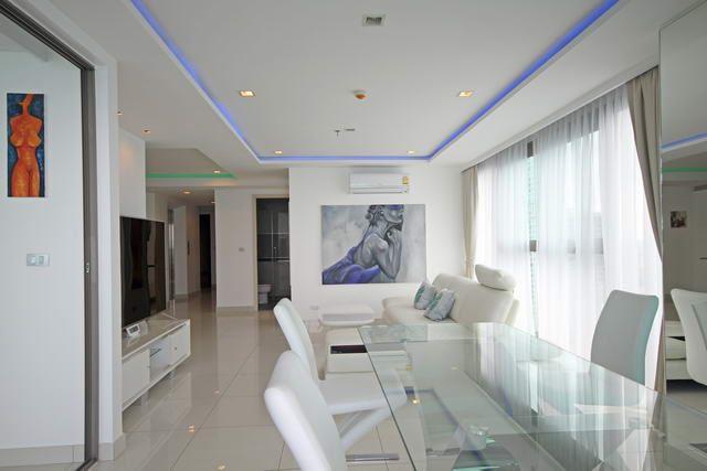 Condominium for sale Wong Amat showing the dining area Condominium for sale Wong Amat showing the dining area