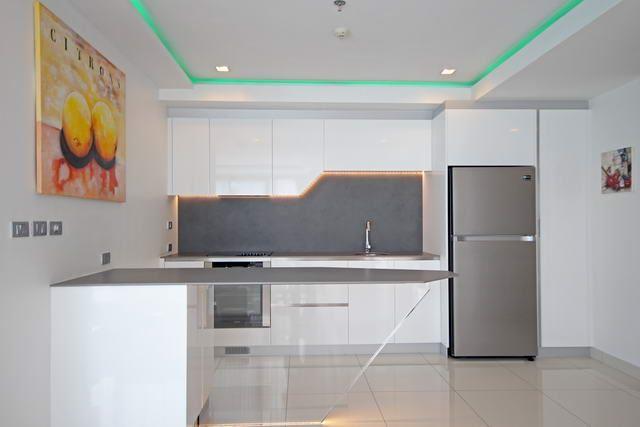 Condominium for sale Wong Amat showing the kitchen Condominium for sale Wong Amat showing the kitchen