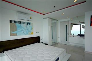 Condominium for sale Wong Amat showing the master bedroom suite