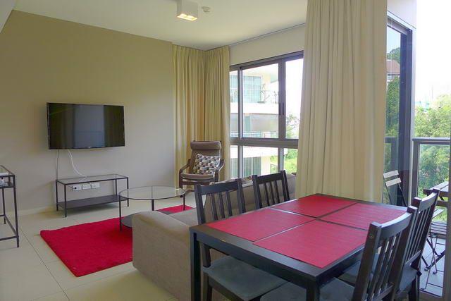 Condominium for sale South Pattaya showing the dining and living areas Condominium for sale South Pattaya showing the dining and living areas