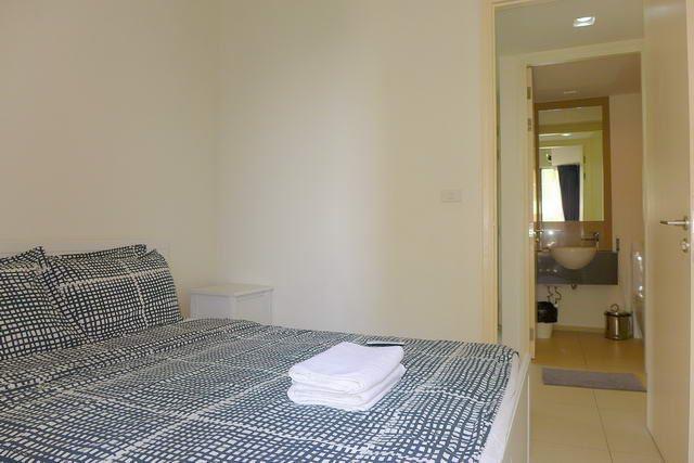 Condominium for sale South Pattaya showing the bedroom suite Condominium for sale South Pattaya showing the bedroom suite