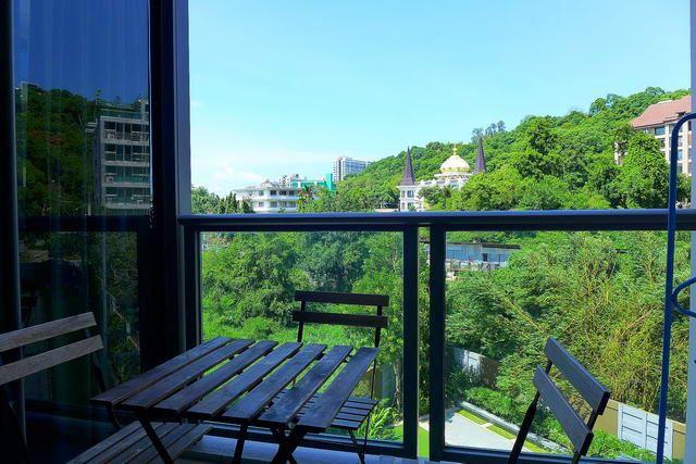 Condominium for sale South Pattaya showing the balcony view Condominium for sale South Pattaya showing the balcony view