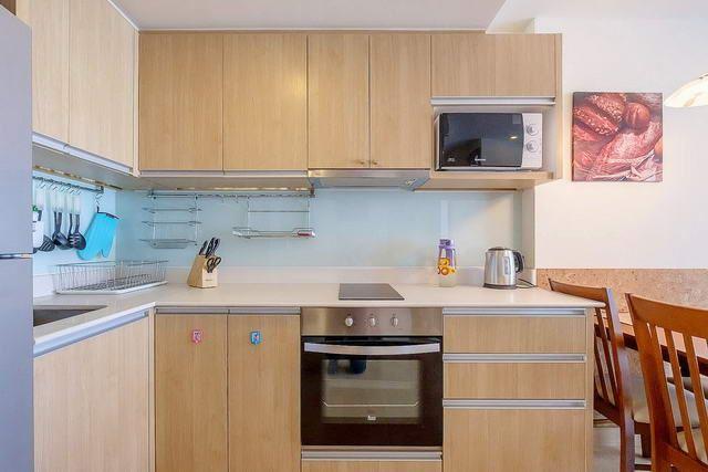 Condominium for sale Pratumnak Hill showing the kitchen Condominium for sale Pratumnak Hill showing the kitchen