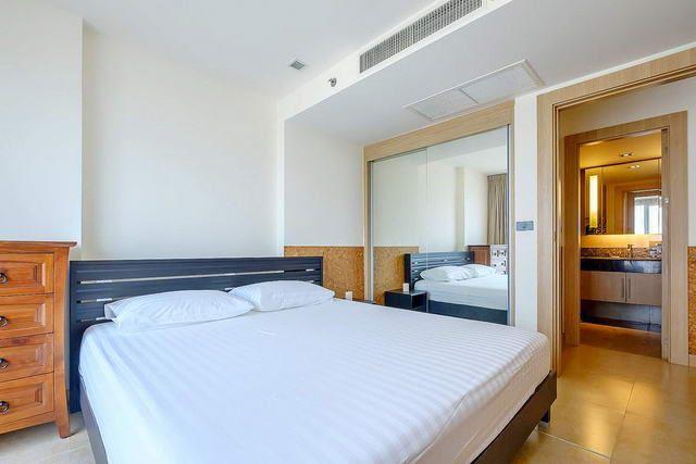 Condominium for sale Pratumnak Hill showing the bedroom suite Condominium for sale Pratumnak Hill showing the bedroom suite
