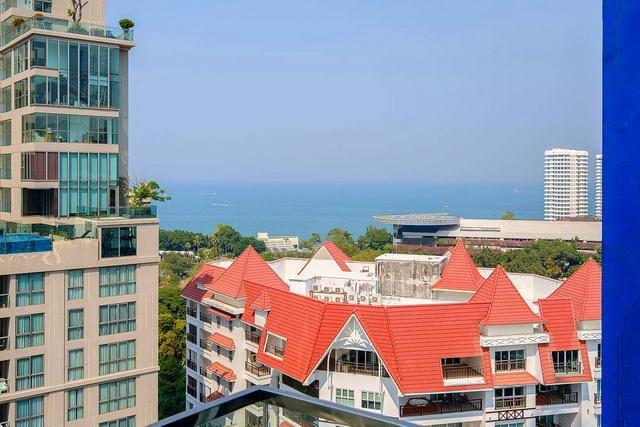 Condominium for sale Pratumnak Hill showing the balcony view Condominium for sale Pratumnak Hill showing the balcony view