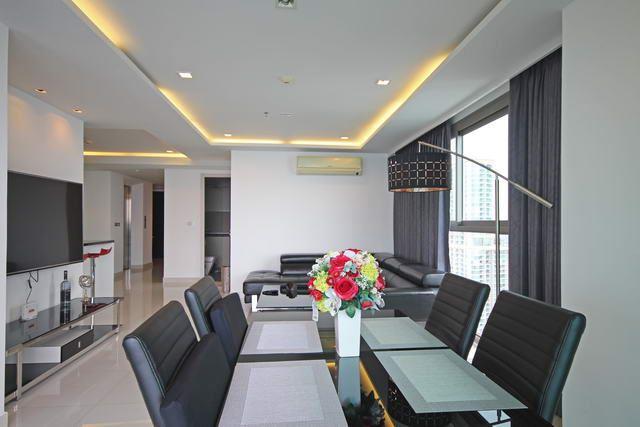  Condominium for sale Wong Amat showing the dining area