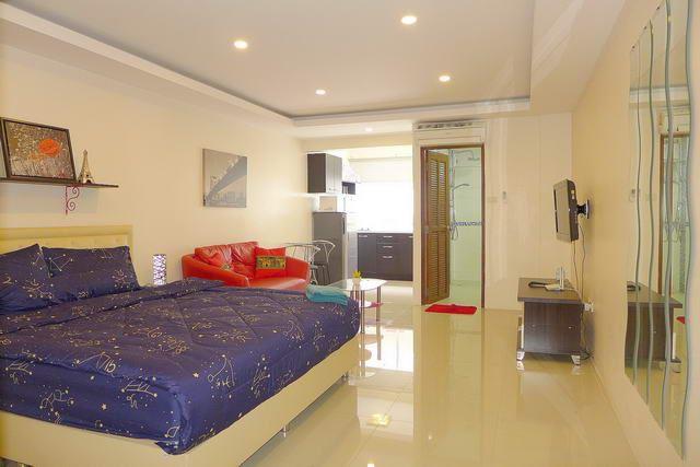 Condominium for sale Pattaya Beach showing the studio suite Condominium for sale Pattaya Beach showing the studio suite