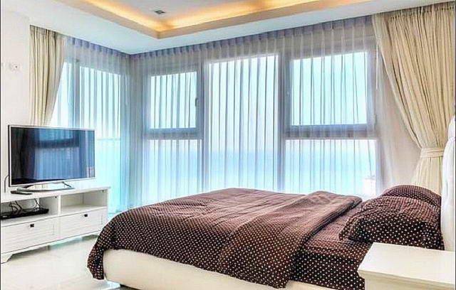Condominium for sale Pratumnak Hill showing the master bedroom Condominium for sale Pratumnak Hill showing the master bedroom