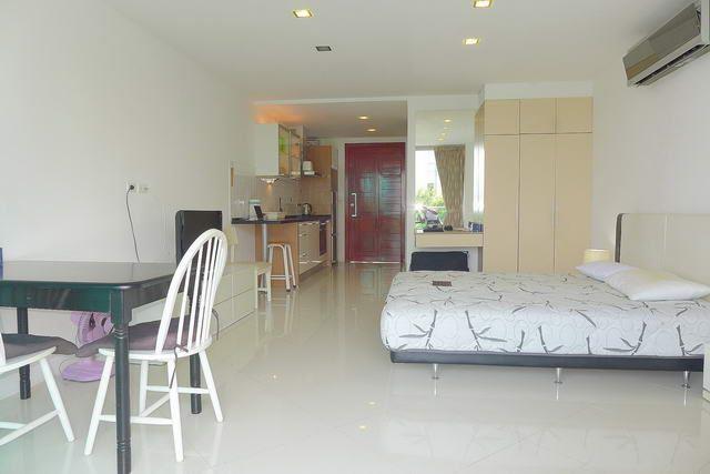 Condominium for sale Wong Amat showing the studio suite Condominium for sale Wong Amat showing the studio suite