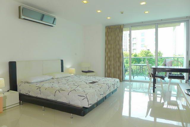 Condominium for sale Wong Amat showing the sleeping area Condominium for sale Wong Amat showing the sleeping area