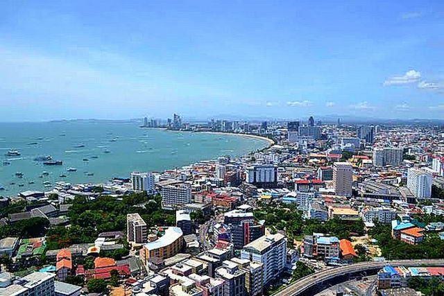 Condominium for sale South Pattaya showing the balcony view Condominium for sale South Pattaya showing the balcony view